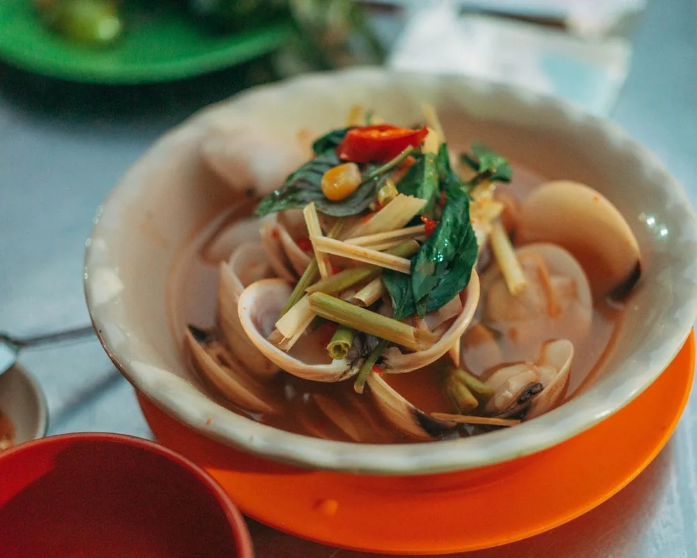 Bát canh ngao nấu sả ớt